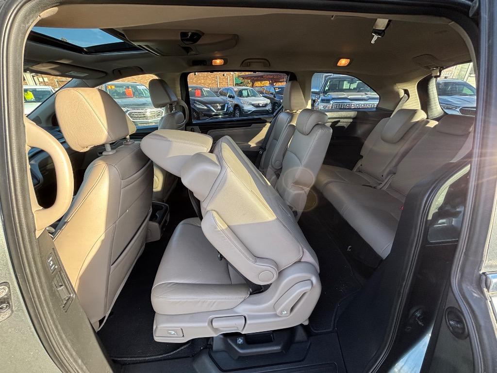 2018 Honda Odyssey EX-L - Photo 12